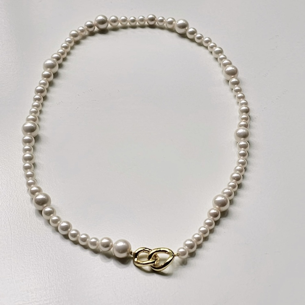 Pearl necklace